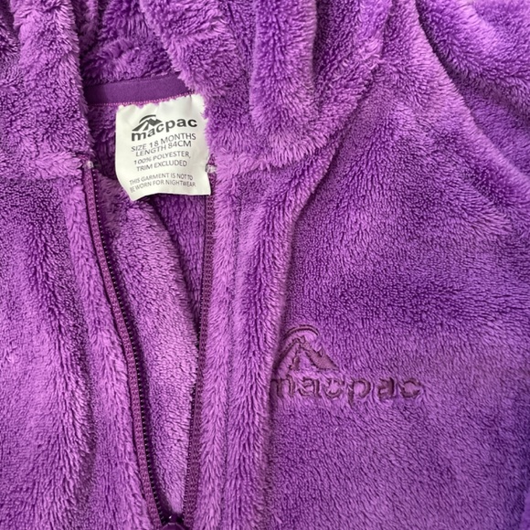 2/$20 Macpac fleece onesie for toddlers - Picture 2 of 5